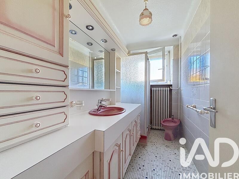 Maison - 200 m² - 8 pièces