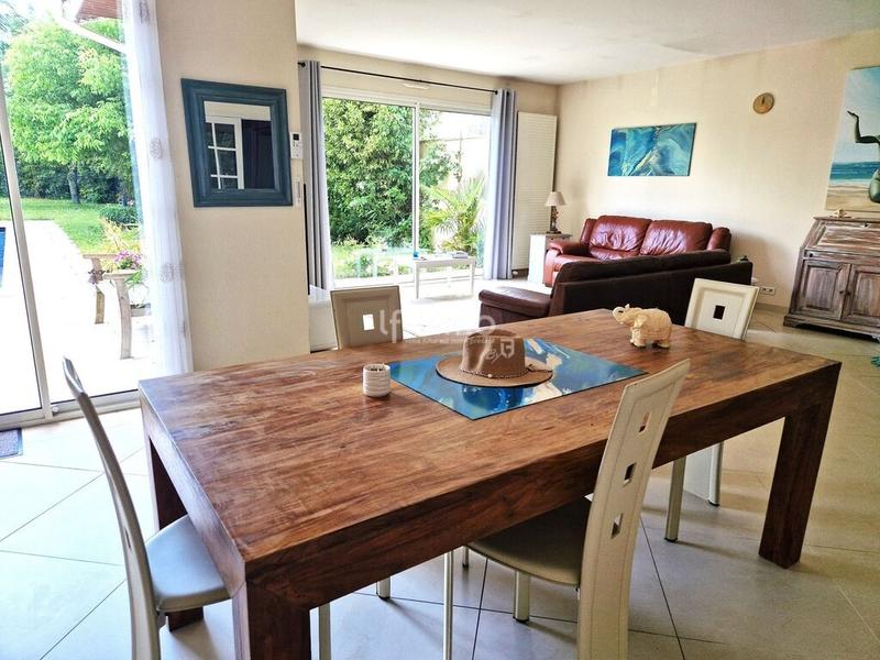 Maison - 194 m² - 6 pièces