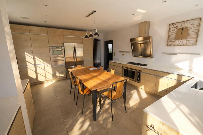 Maison - 250 m² - 10 pièces