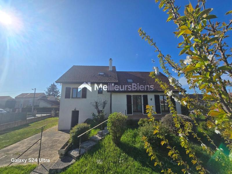 Maison - 166 m² - 9 pièces