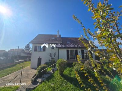 Maison - 166 m² - 9 pièces