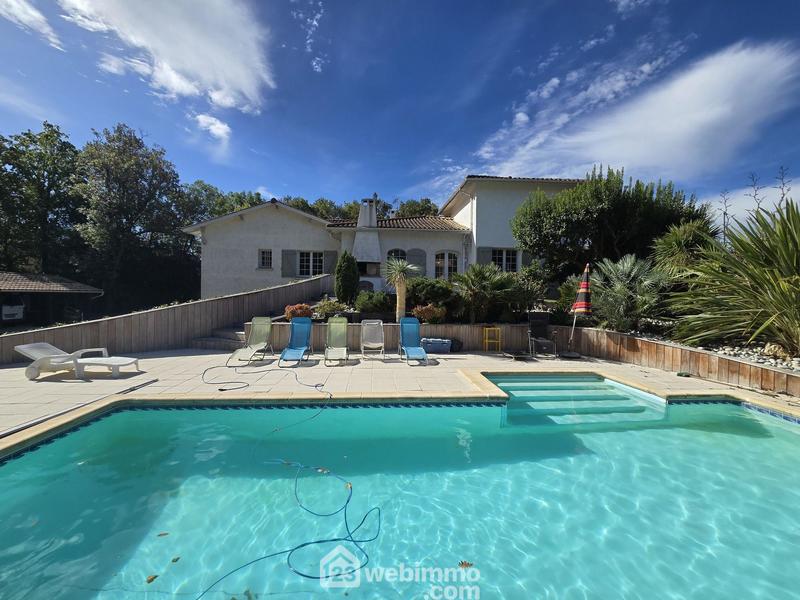 Maison - 160 m² - 5 pièces