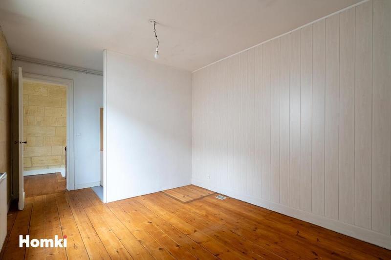 Maison - 270 m² - 8 pièces