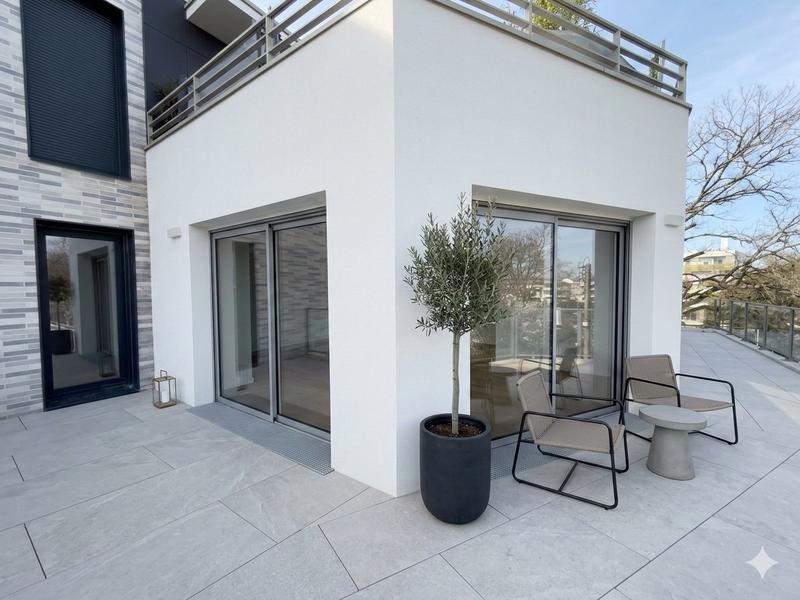 Appartement - 100 m² - 4 pièces