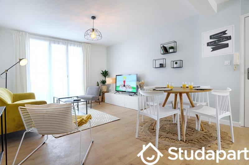 Chambre - 11 m² - 1 pièce