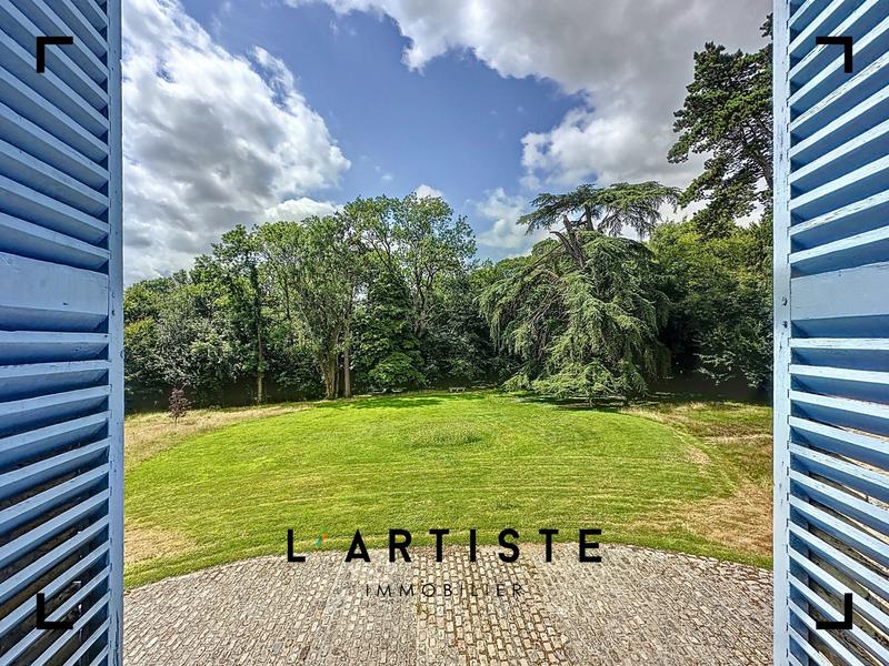 Maison - 353 m² - 11 pièces