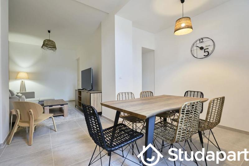 Chambre - 12 m² - 1 pièce