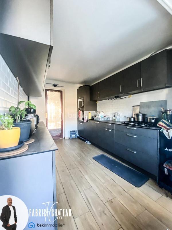 Maison - 93 m² - 5 pièces
