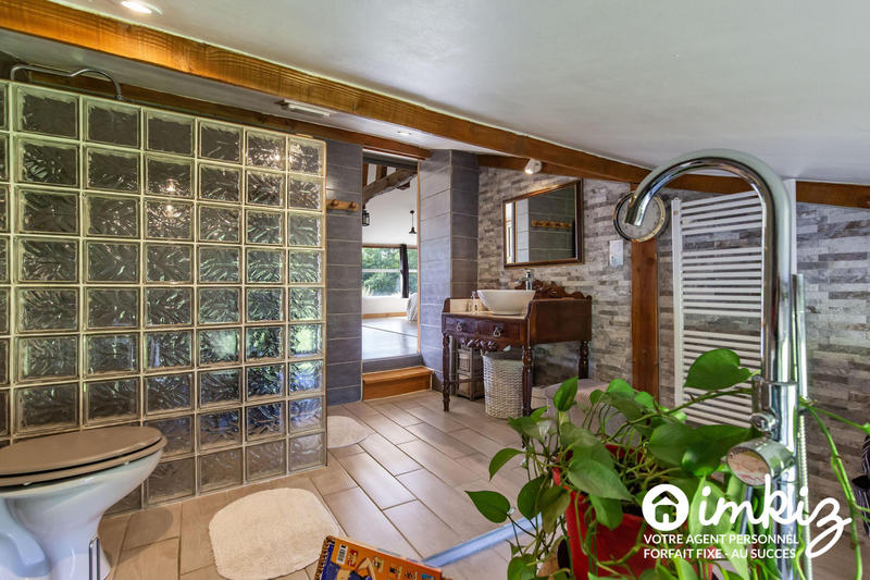 Maison - 305 m² - 6 pièces