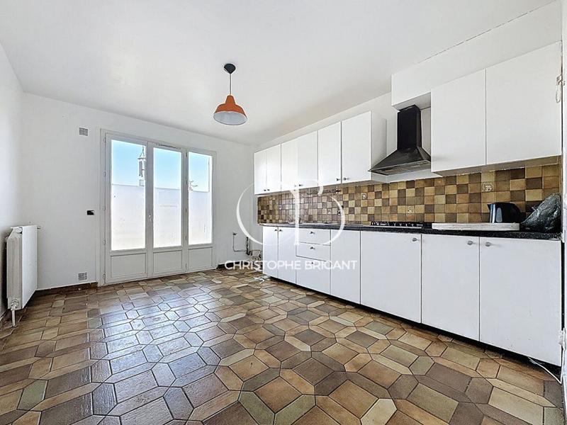 Maison - 240 m² - 10 pièces