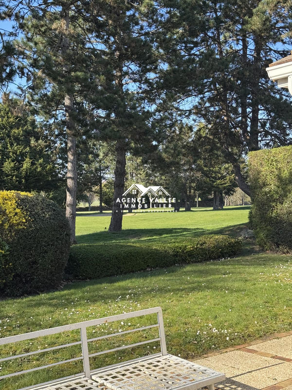 Maison - 198 m² - 8 pièces