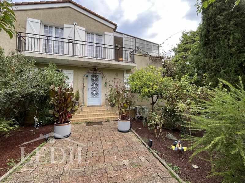 Maison de campagne - 205 m² - 6 pièces