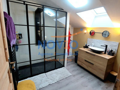 Maison - 180 m² - 8 pièces