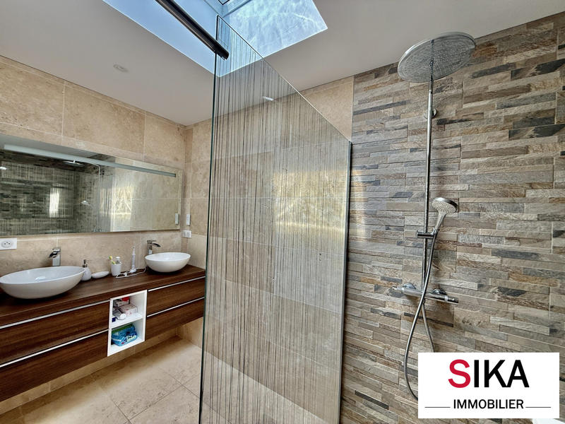 Maison contemporaine - 160 m² - 6 pièces