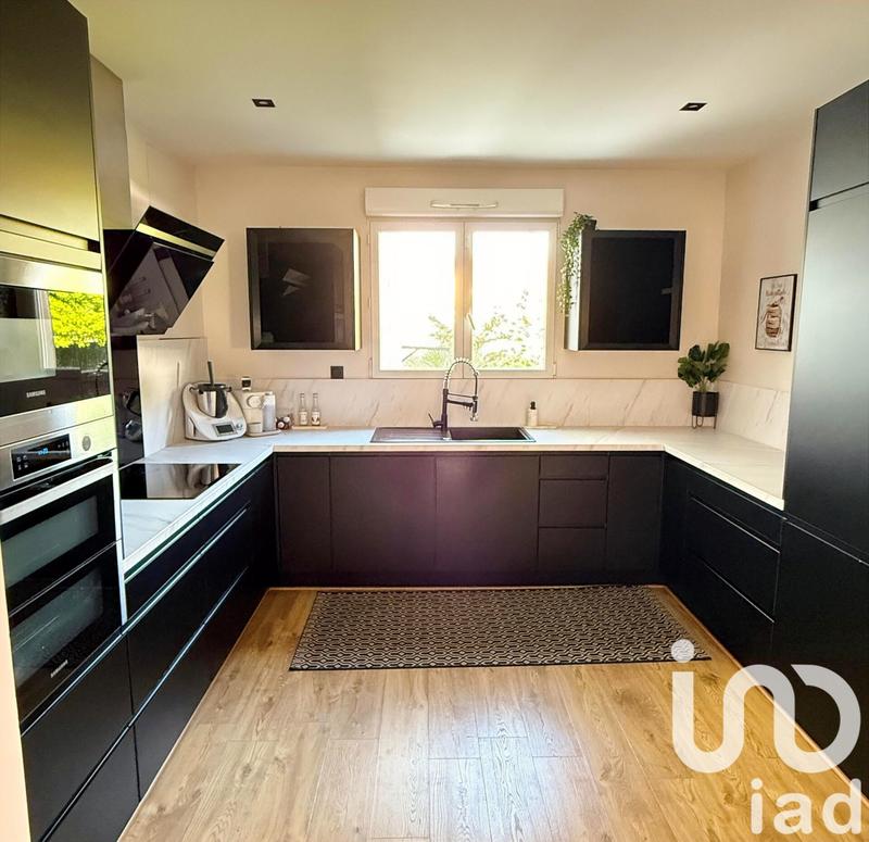 Maison - 180 m² - 6 pièces