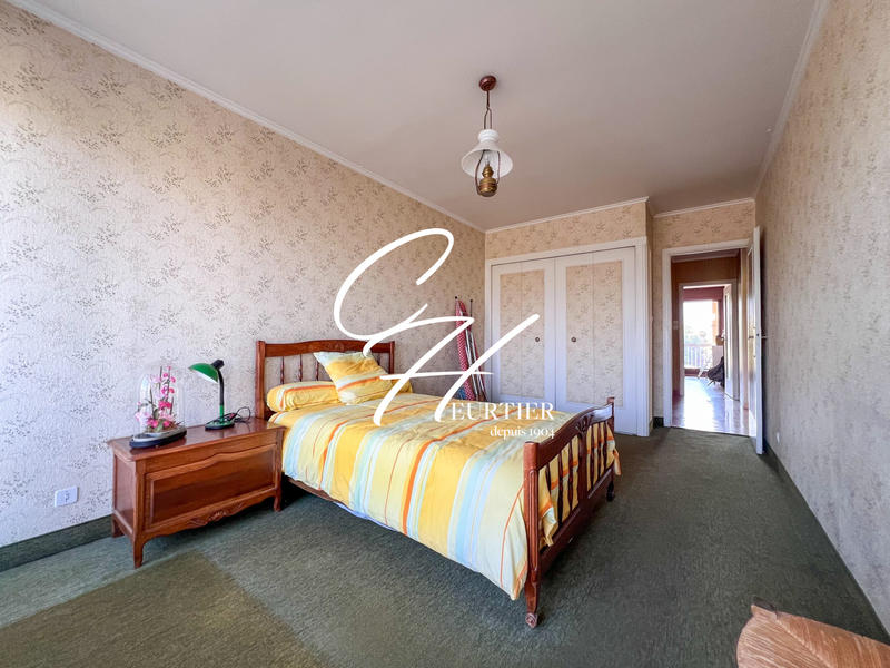 Appartement - 94 m² - 4 pièces