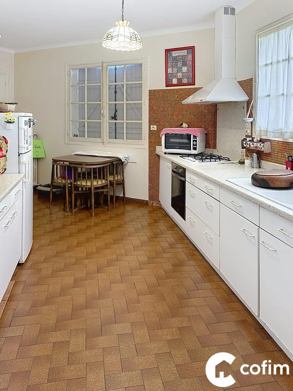 Villa - 250 m² - 8 pièces