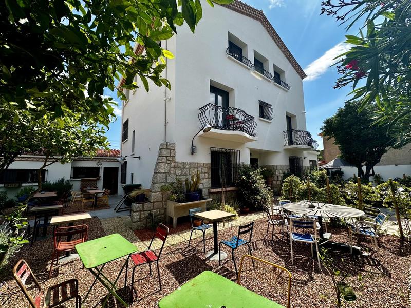 Maison chambre d'hôtes - 340 m² - 8 pièces