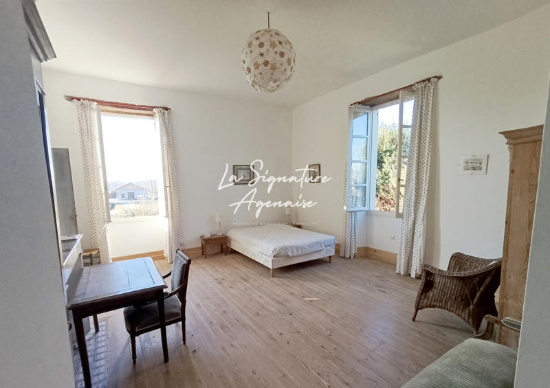 Propriété - 297 m² - 10 pièces