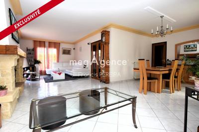 Maison - 182 m² - 8 pièces