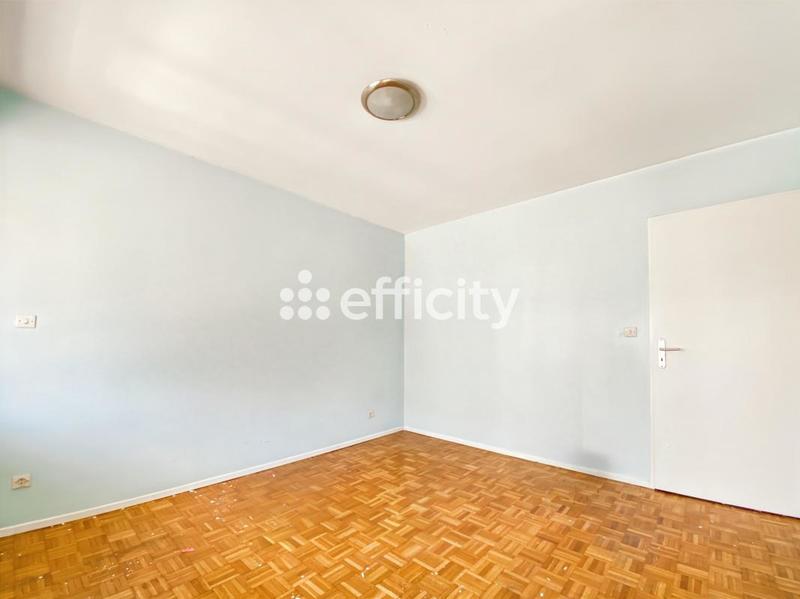 Appartement ancien - 92 m² - 4 pièces