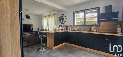 Maison - 92 m² - 4 pièces