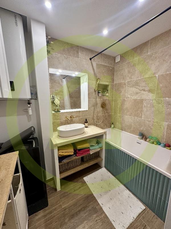 Appartement - 85 m² - 4 pièces