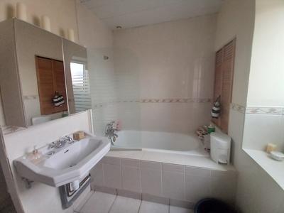 Immeuble - 140 m² - 7 pièces