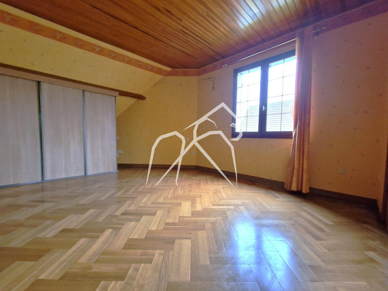 Maison - 170 m² - 6 pièces