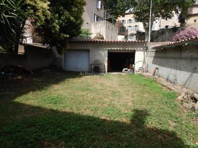 Maison - 218 m² - 8 pièces