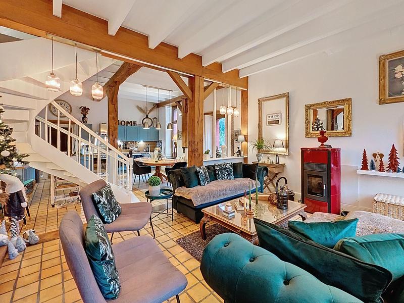 Maison - 350 m² - 11 pièces