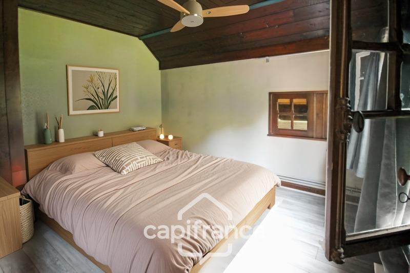 Maison - 254 m² - 8 pièces