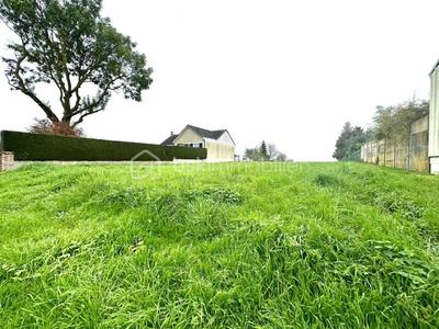 Terrain constructible - 1 704 m²