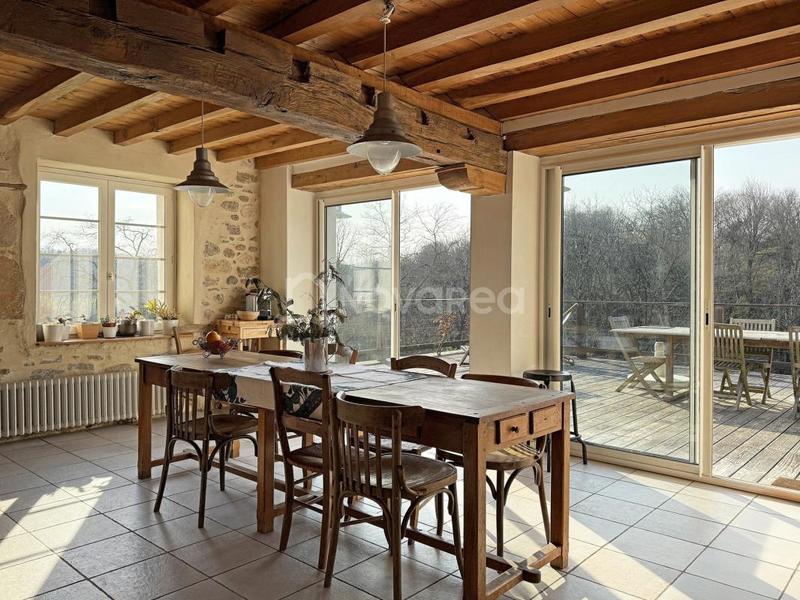 Propriété - 445 m² - 12 pièces