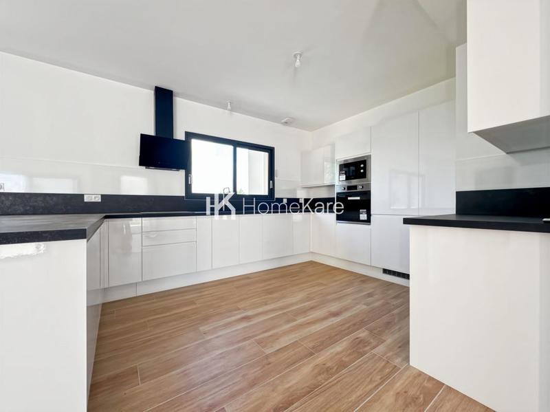 Maison - 122 m² - 5 pièces