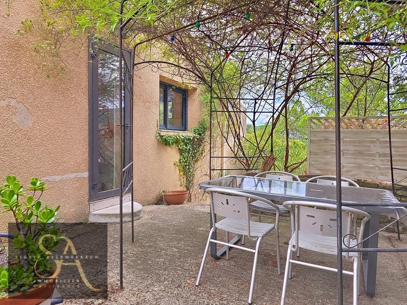 Maison - 250 m² - 13 pièces