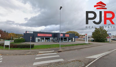 Local commercial - 319 m²