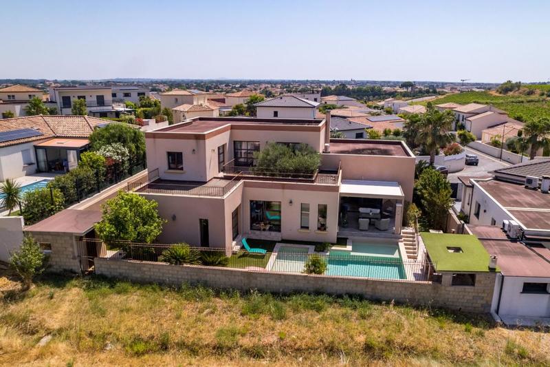 Demeure - 231 m² - 5 pièces