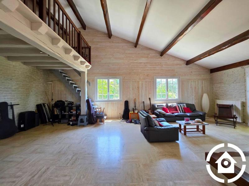 Maison - 179 m² - 8 pièces