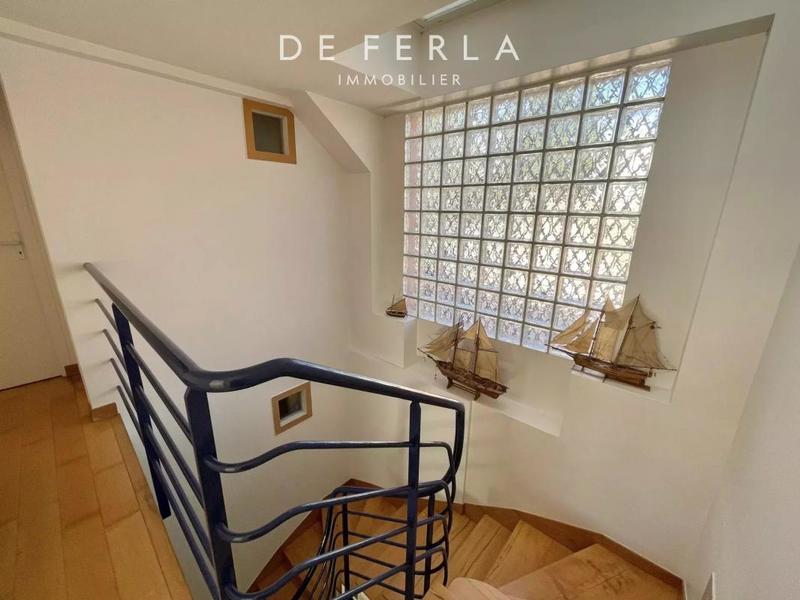 Maison - 183 m² - 7 pièces