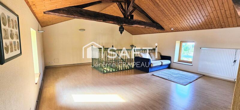 Maison - 225 m² - 7 pièces