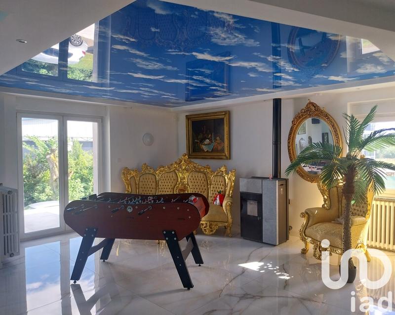 Maison - 273 m² - 8 pièces