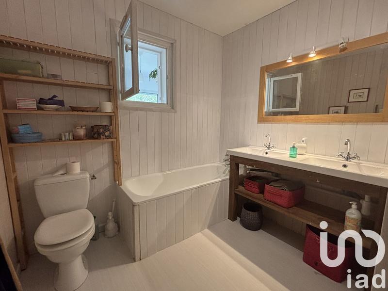 Maison - 210 m² - 8 pièces