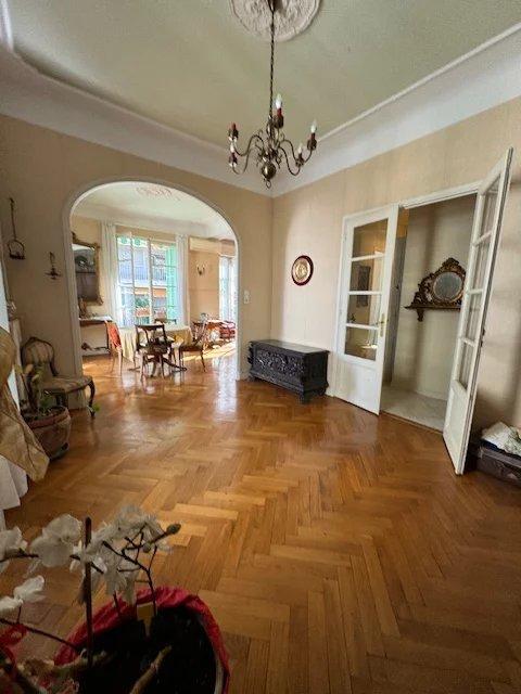 Appartement - 116 m² - 6 pièces