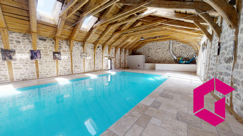 Maison - 350 m² - 8 pièces