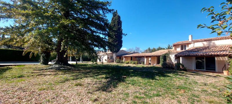 Maison - 206 m² - 7 pièces
