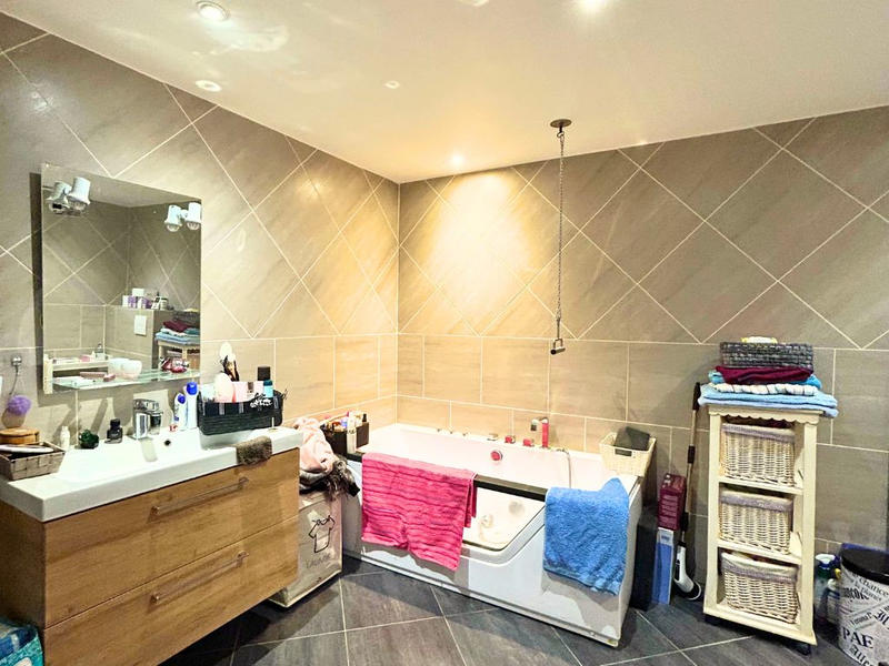 Maison - 350 m² - 10 pièces