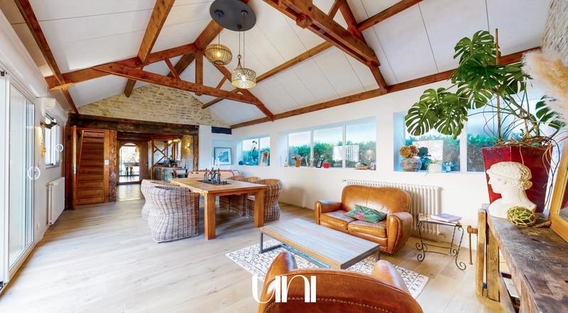 Maison - 292 m² - 11 pièces