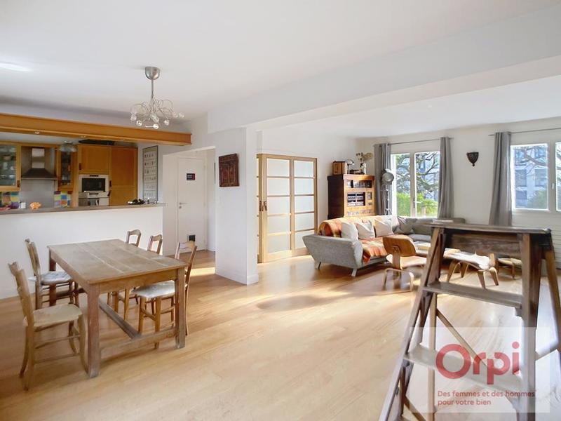 Maison - 174 m² - 6 pièces