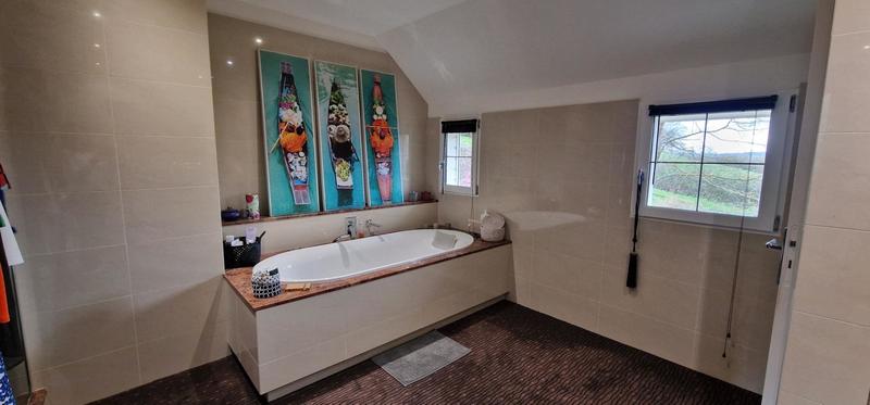 Maison - 255 m² - 10 pièces